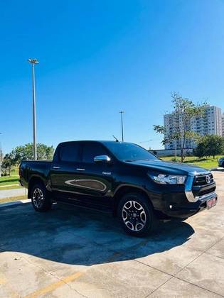 TOYOTA HILUX 2.8 D-4D TURBO DIESEL CD CONQUEST 4X4 AUTOMÁTICO